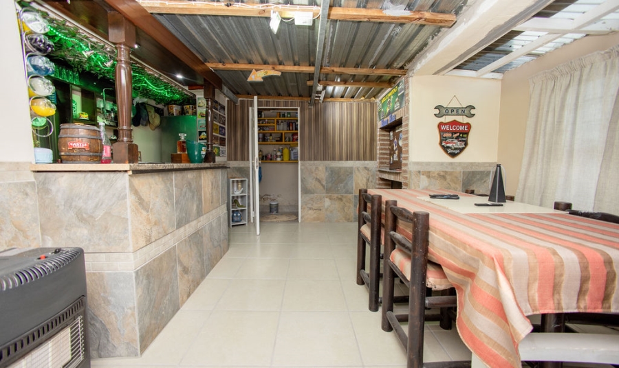 3 Bedroom Property for Sale in Sunnyridge Eastern Cape